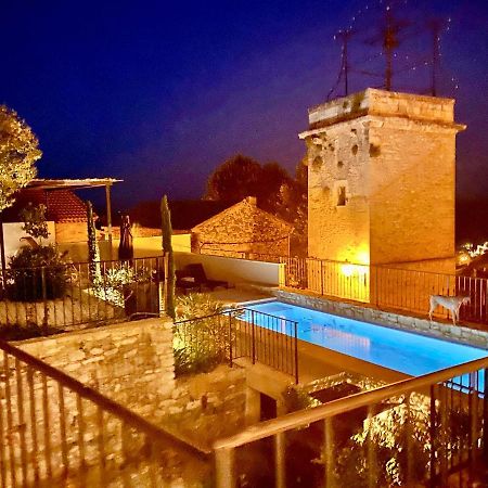 Châteauneuf-de-Gadagne La Tour Carree B&B 외부 사진